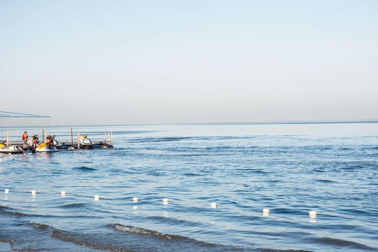 Radisson Blu Resort, Al Khobar Félhold-öböl Kültér fotó View of the sea from the beach