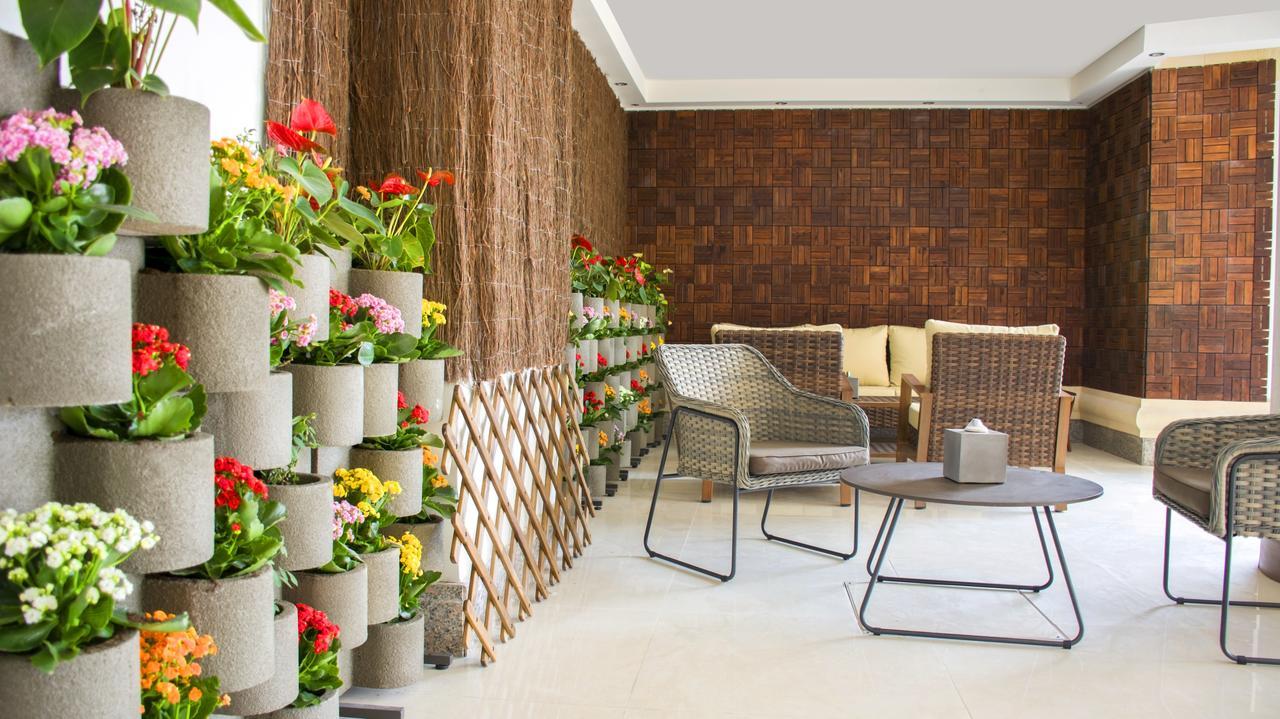 Radisson Blu Resort, Al Khobar Félhold-öböl Kültér fotó Vertical garden