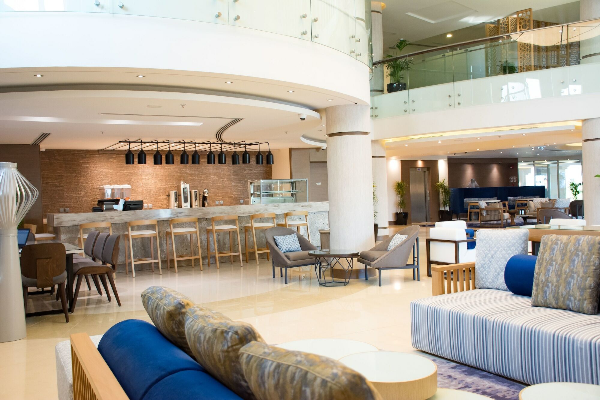 Radisson Blu Resort, Al Khobar Félhold-öböl Kültér fotó The lounge at the airport