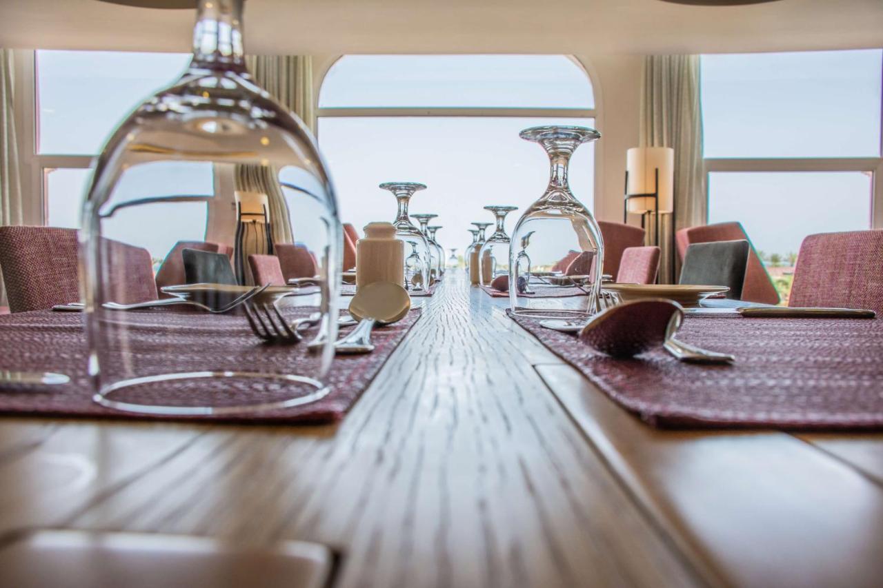 Radisson Blu Resort, Al Khobar Félhold-öböl Kültér fotó Restaurant