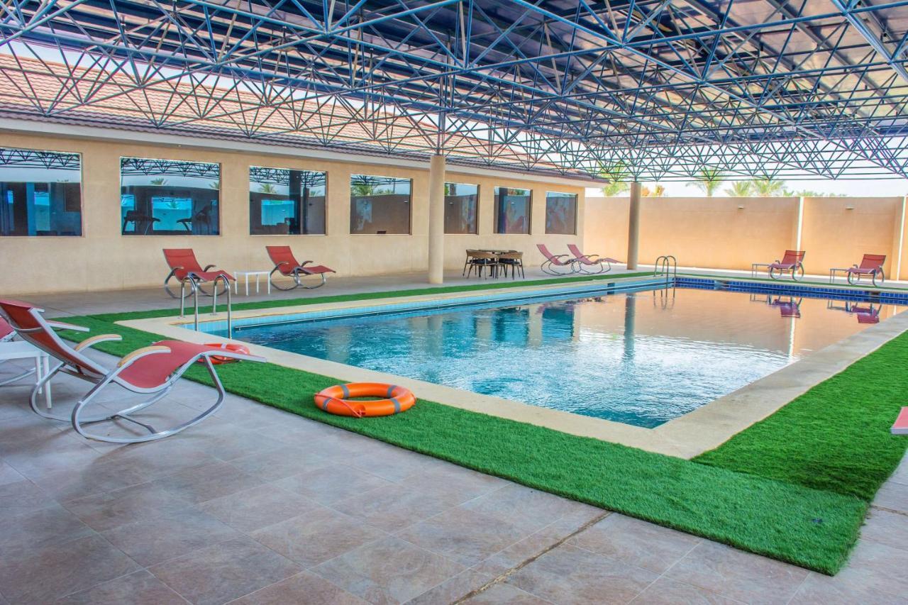Radisson Blu Resort, Al Khobar Félhold-öböl Kültér fotó Swimming pool at the hotel
